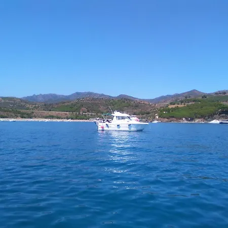 Con Piscina * Llança